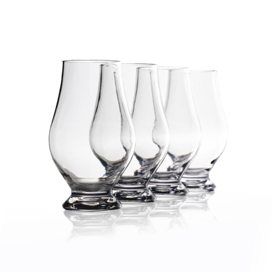 Flera TXP whiskyglas i klar Tritan-plast sedda från sidan